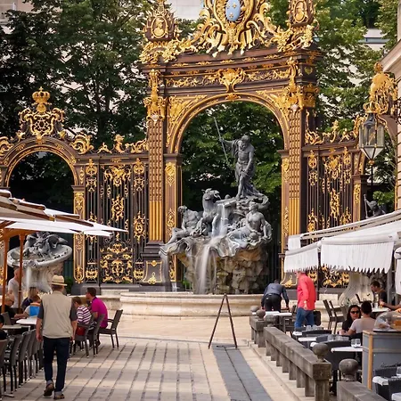 Mezzanine 10 Min Walk From Place Stanislas Appartement